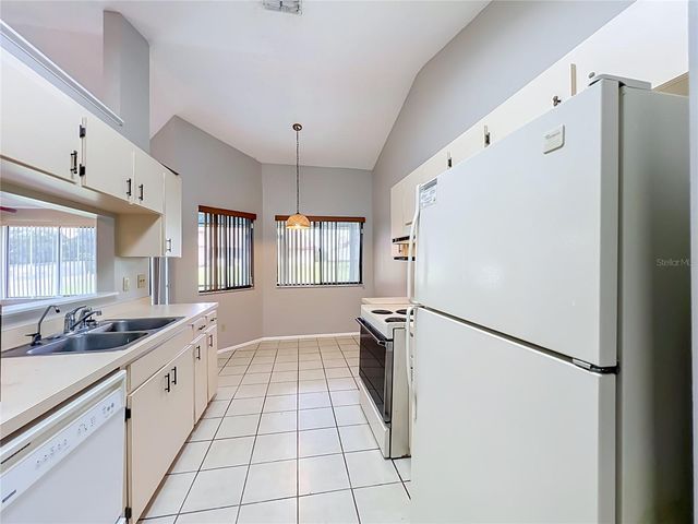 2943 ROUNDABOUT LANE, Orlando, FL 32818