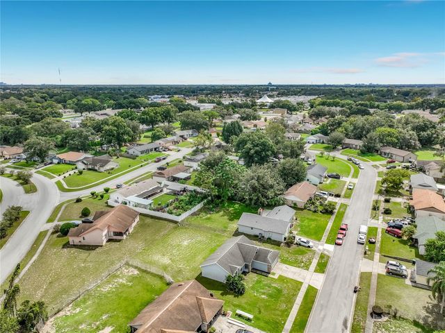 2943 ROUNDABOUT LANE, Orlando, FL 32818