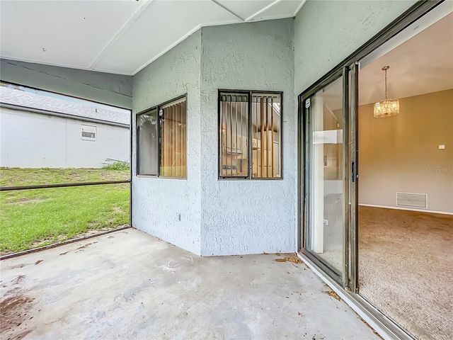 2943 ROUNDABOUT LANE, Orlando, FL 32818
