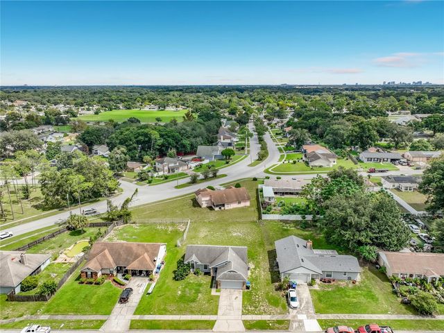 2943 ROUNDABOUT LANE, Orlando, FL 32818