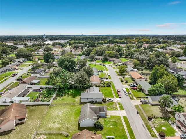 2943 ROUNDABOUT LANE, Orlando, FL 32818