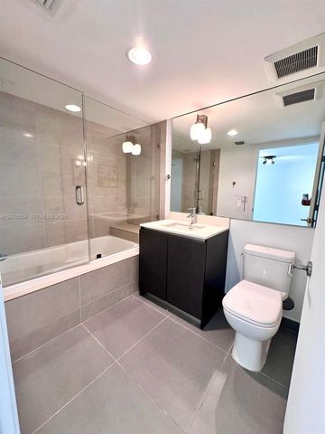 6620 Indian Creek Dr 114, Miami, FL 33141