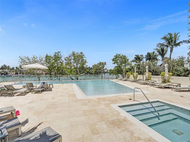 6620 Indian Creek Dr 114, Miami, FL 33141