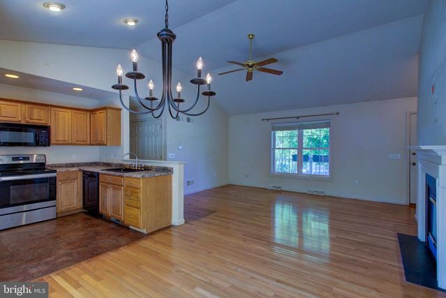 112 COMMODORE DR, Bainbridge, PA 17502