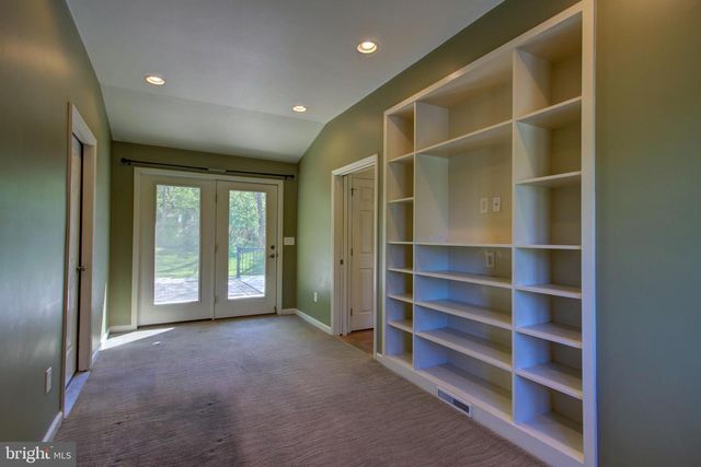112 COMMODORE DR, Bainbridge, PA 17502