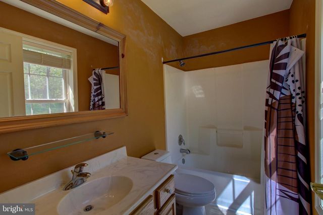 112 COMMODORE DR, Bainbridge, PA 17502