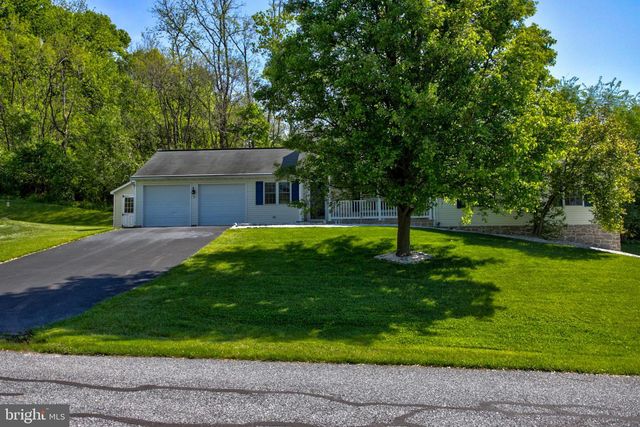 112 COMMODORE DR, Bainbridge, PA 17502