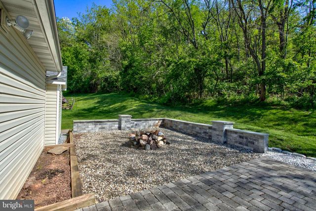 112 COMMODORE DR, Bainbridge, PA 17502