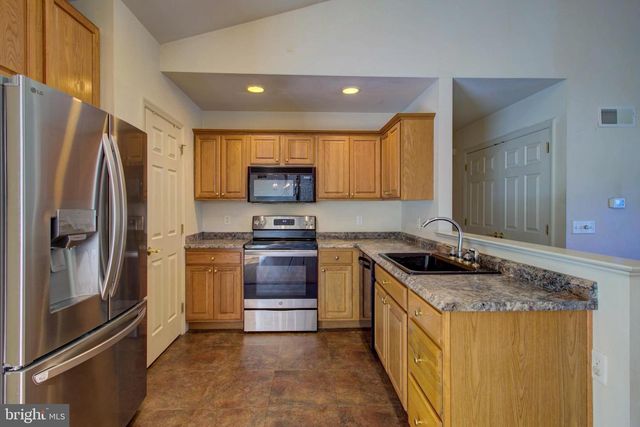 112 COMMODORE DR, Bainbridge, PA 17502