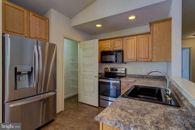 112 COMMODORE DR, Bainbridge, PA 17502