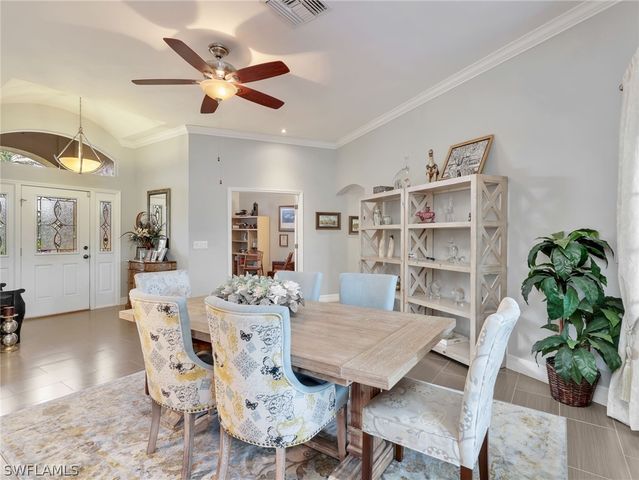 2033 Teagarden LN, Naples, FL 34110