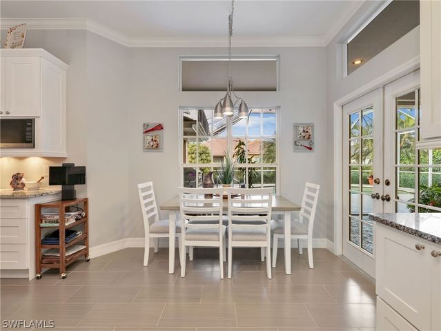 2033 Teagarden LN, Naples, FL 34110