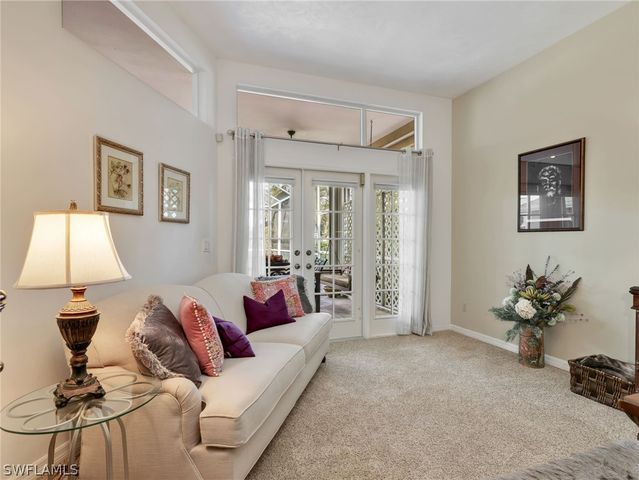 2033 Teagarden LN, Naples, FL 34110