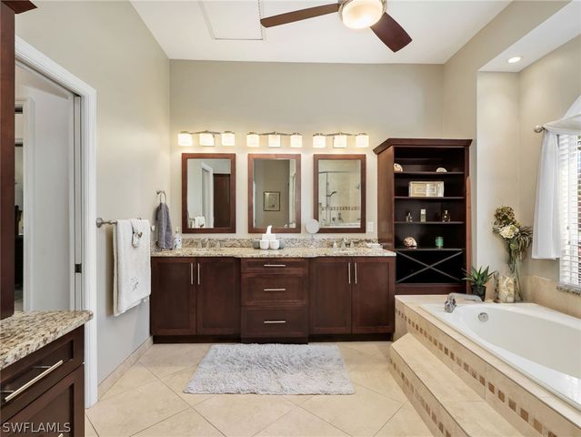 2033 Teagarden LN, Naples, FL 34110