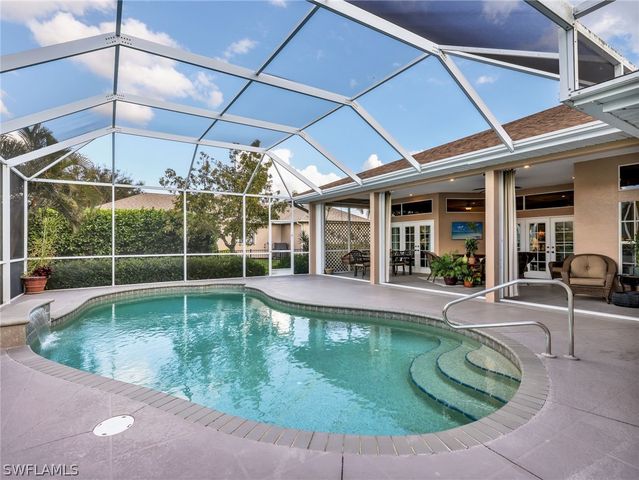 2033 Teagarden LN, Naples, FL 34110