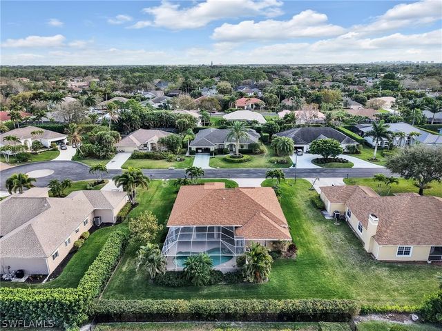 2033 Teagarden LN, Naples, FL 34110