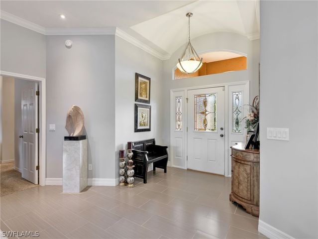 2033 Teagarden LN, Naples, FL 34110