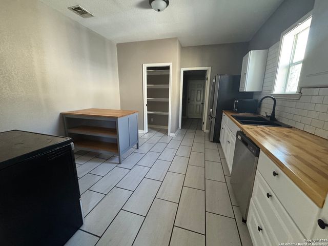 834 BAILEY AVE, San Antonio, TX 78210
