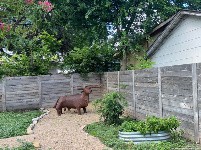 834 BAILEY AVE, San Antonio, TX 78210
