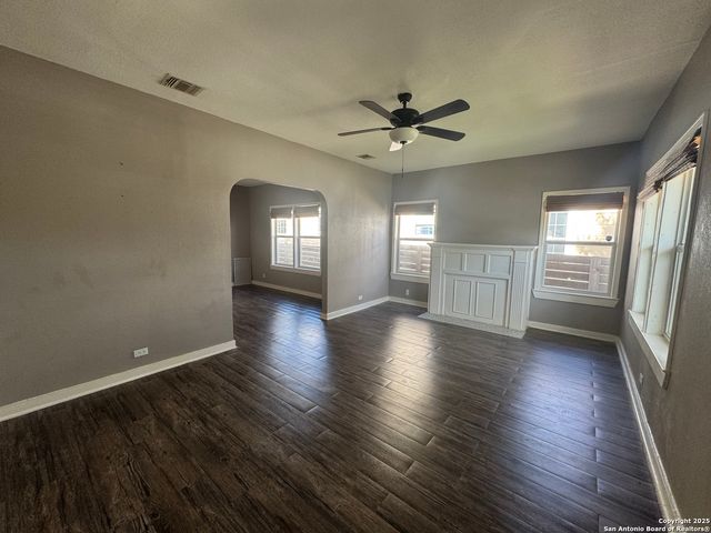 834 BAILEY AVE, San Antonio, TX 78210
