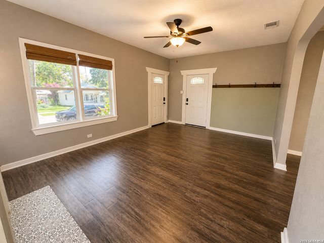 834 BAILEY AVE, San Antonio, TX 78210