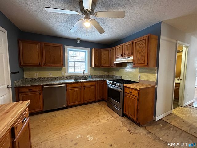 85 Ford Lane, Torrington, CT 06790