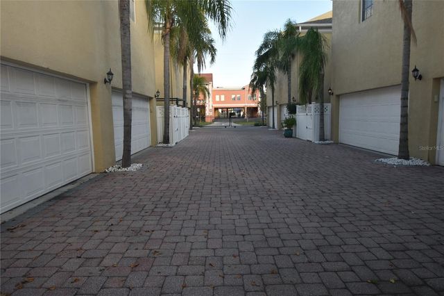 1007 EDISON PARK COURT, Tampa, FL 33606