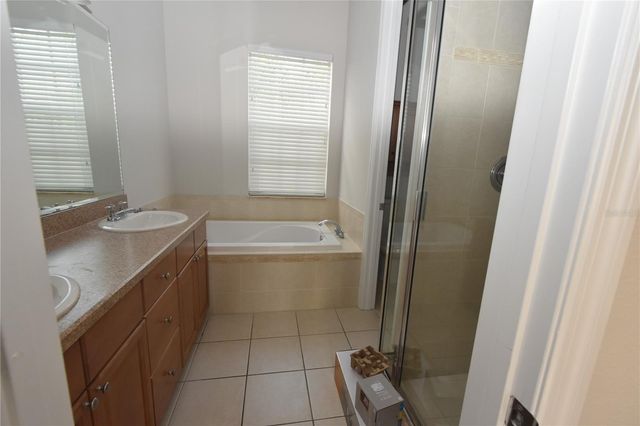 1007 EDISON PARK COURT, Tampa, FL 33606