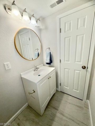 2201 Halprin CT, Norfolk, VA 23518