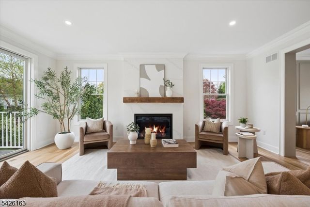 34 Crestview Ave, Madison Boro, NJ 07940