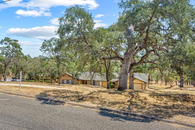 30159 Horseshoe Drive, Coarsegold, CA 93614