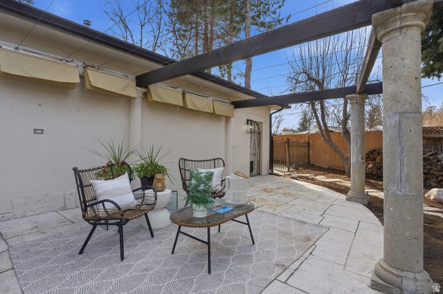 5308 S BAYWOOD CIR, Holladay, UT 84117