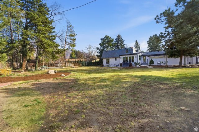 5308 S BAYWOOD CIR, Holladay, UT 84117