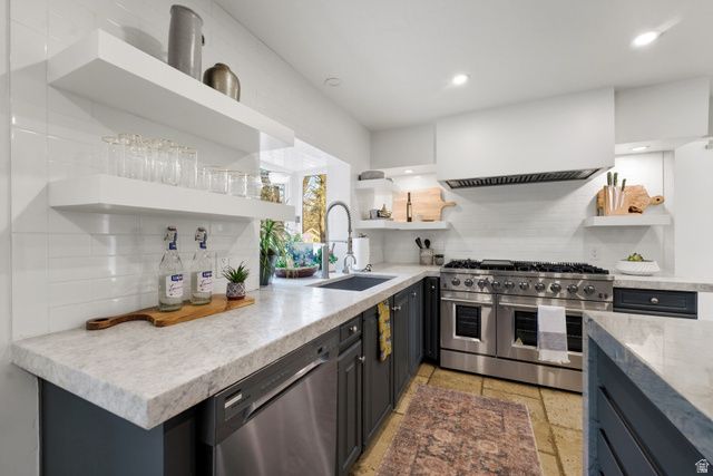 5308 S BAYWOOD CIR, Holladay, UT 84117