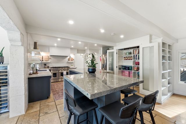 5308 S BAYWOOD CIR, Holladay, UT 84117