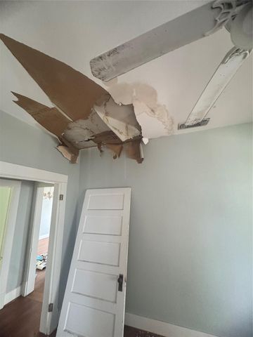 2206 Bernardo De Galvez Avenue, Galveston, TX 77550