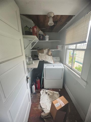 2206 Bernardo De Galvez Avenue, Galveston, TX 77550