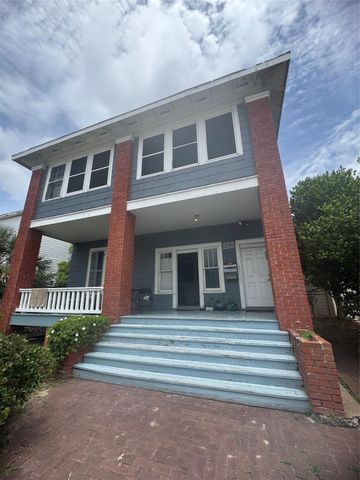 2206 Bernardo De Galvez Avenue, Galveston, TX 77550