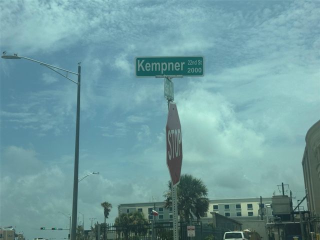 2206 Bernardo De Galvez Avenue, Galveston, TX 77550