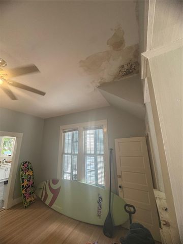 2206 Bernardo De Galvez Avenue, Galveston, TX 77550