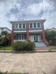 2206 Bernardo De Galvez Avenue, Galveston, TX 77550