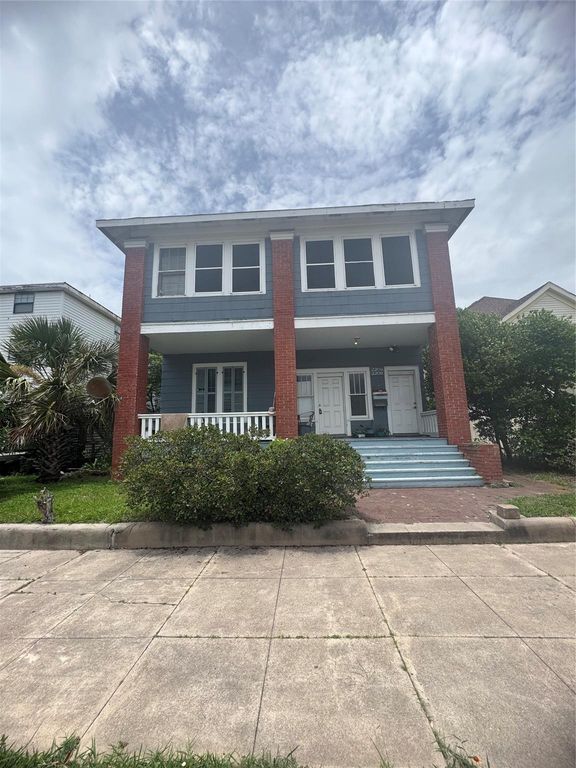 2206 Bernardo De Galvez Avenue, Galveston, TX 77550