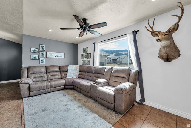 1901 SADDLEBACK DR, Enoch, UT 84721