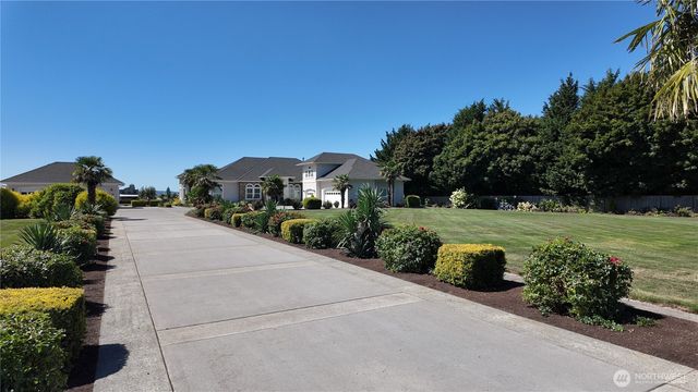 15834 Kamb Road, Mount Vernon, WA 98274