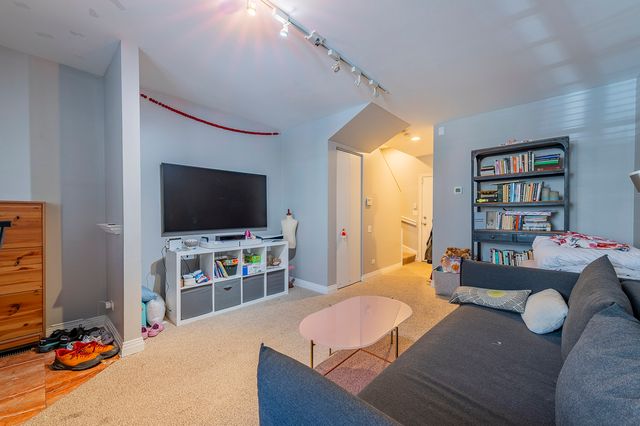 127 E 18th Street, Chicago, IL 60616
