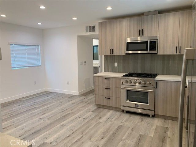 11565 Iowa Avenue, Los Angeles, CA 90025