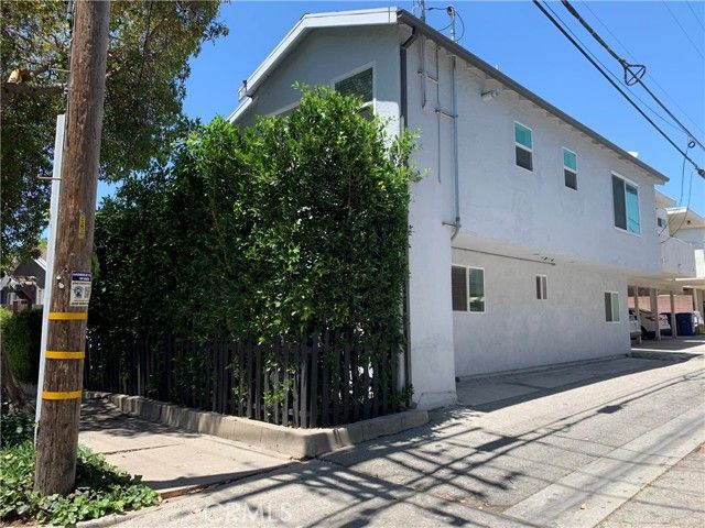 11565 Iowa Avenue, Los Angeles, CA 90025
