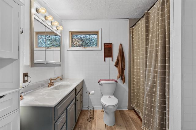 8601 Almena Drive, Kalamazoo, MI 49009