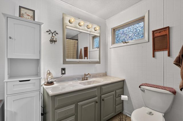 8601 Almena Drive, Kalamazoo, MI 49009