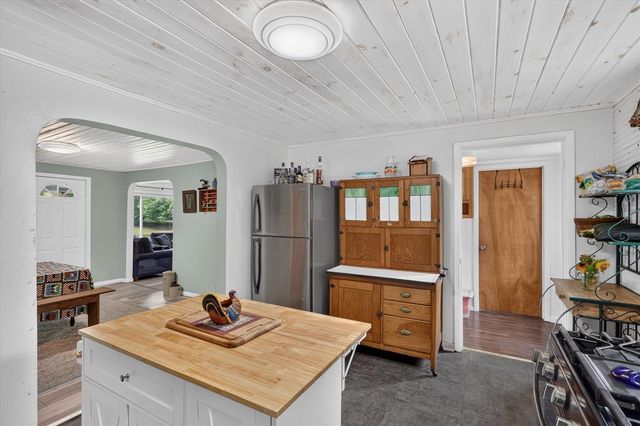 8601 Almena Drive, Kalamazoo, MI 49009